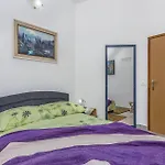 Dom wakacyjny Two-bedroom In Dolenja Vas
