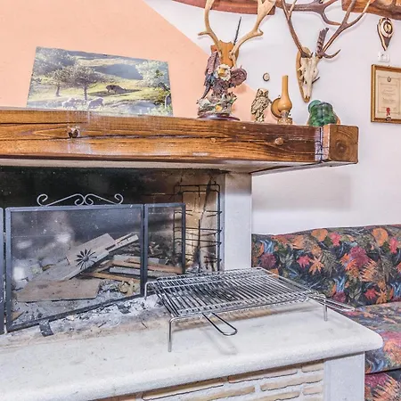 Dom wakacyjny Two-bedroom In Dolenja Vas